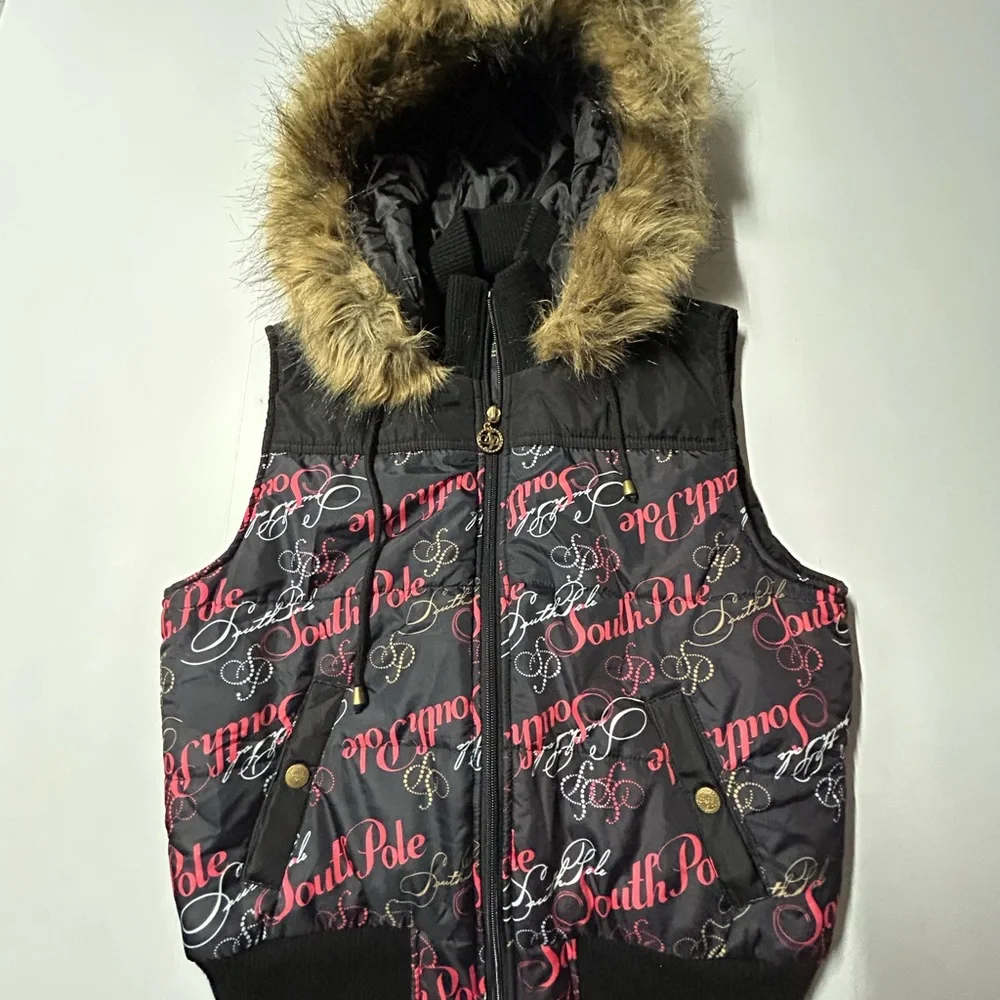 South pole girls zip up vest with fur hoodie, size‎ medium